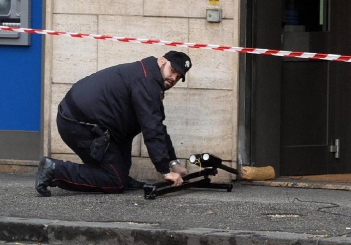 Artificiere a lavoro