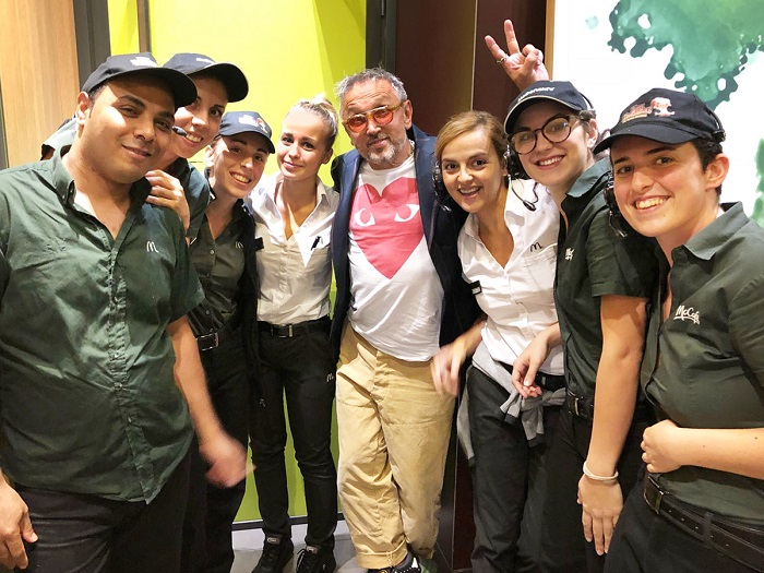 Bruno Barbieri al McDonald's: la foto con lo staff