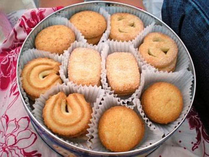 Brenzone (Verona), intossicati dai biscotti fatti in casa portati al matrimonio: in 8 in ospedale