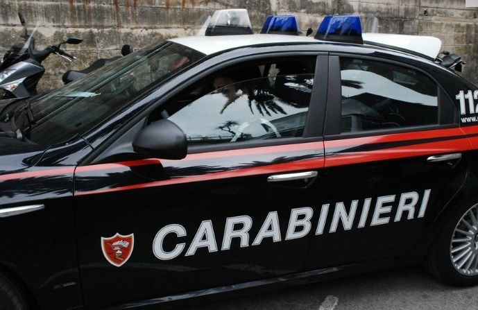 certosa accoltella patrigno