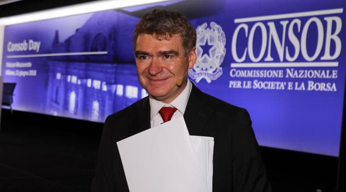 Consob, Mario Nava presenta le dimissioni dopo l’attacco Lega-M5s