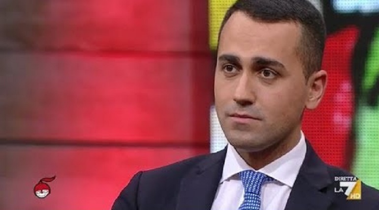 Di Maio: "Pronta la proposta di legge costituzionale per tagliare 345 parlamentari"