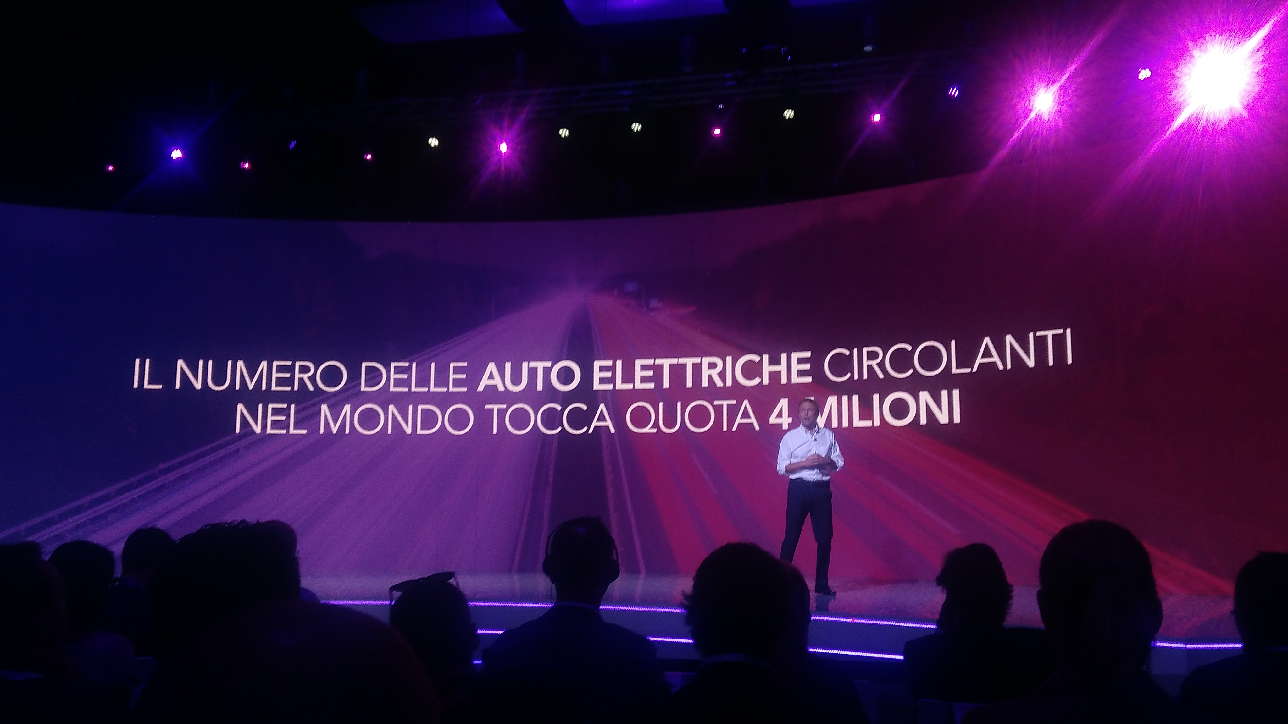 "e-mobility revolution": Enel X presenta il piano italiano per la mobilità elettrica34