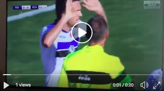 Fiorentina-Atalanta VIDEO rigore: Chiesa si tuffa, tocco leggero di Toloi. Arbitro non consulta il VAR