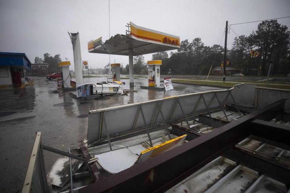 Uragano Florence si abbatte sul North Carolina: almeno 4 morti, 460mila case senza luce 01