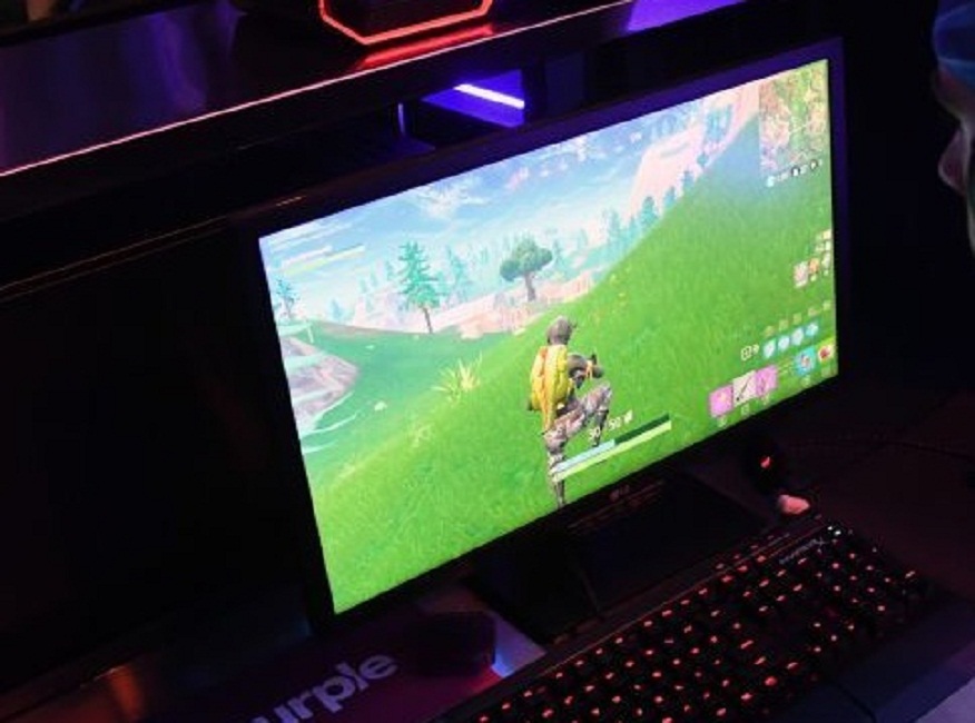 Fortnite, perde ai videogiochi con un ragazzino di 11 anni e lo minaccia. Arrestato