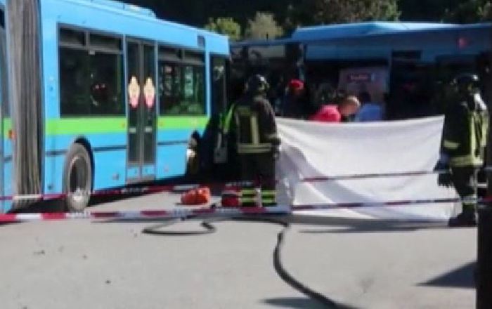 Gazzaniga (Bergamo), Luigi Zanoletti morto schiacciato dal bus che lo doveva portare a casa. Aveva 14 anni