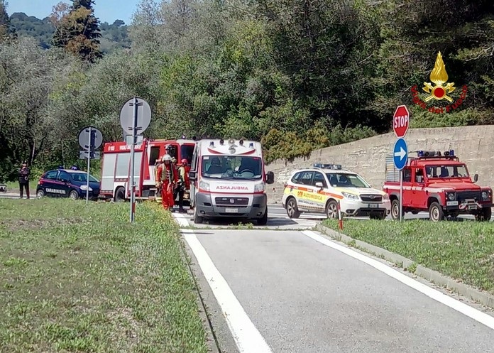 Genova, litiga con la madre e si butta dal balcone: muore tredicenne (foto Ansa)