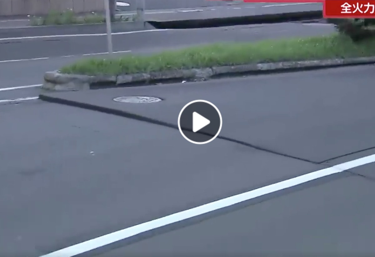 Terremoto in Giappone, strade squarciate e sollevate in Hokkaido - VIDEO
