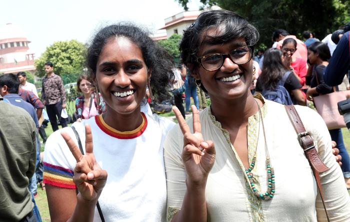 India, omosessualità non è più reato. Comunità gay in festa VIDEO