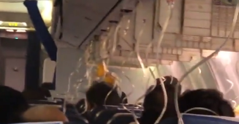 India, piloti si dimenticano di regolare la pressione. Molti passeggeri iniziano a sanguinare dal naso e dalle orecchie
