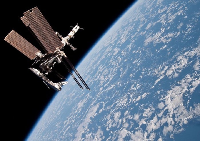 Russia, il ministro Rogozin grida al complotto spaziale: "Falla Iss è sabotaggio". Ma l'ha fatta un trapano...