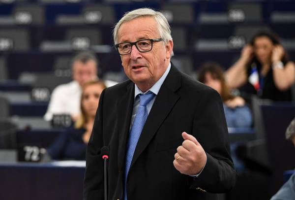 Juncker: "No a odio e nazionalismi anti-Ue". Proposte? "10mila agenti frontalieri e costieri in più"