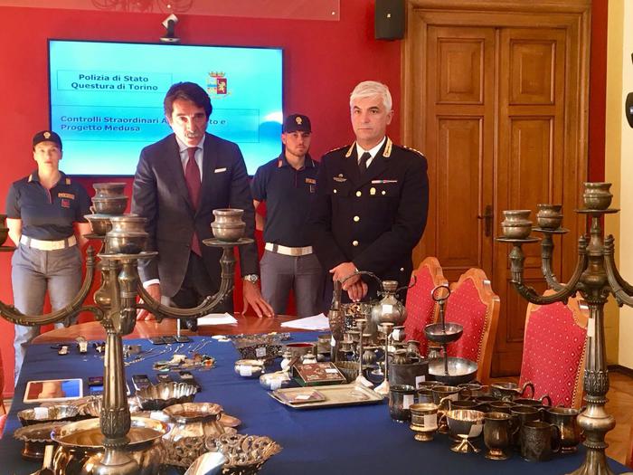 Genova, la truffa dei tre rom: "C'è la legge Salvini", e si facevano consegnare soldi e bancomat