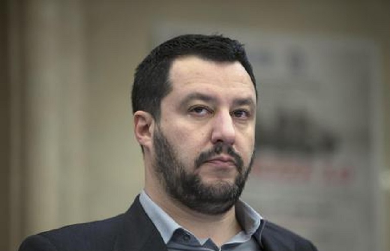 Manovra, Matteo Salvini: "Rispetteremo gli impegni su reddito di cittadinanza, pensioni e tasse" (foto Ansa)