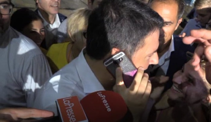Renzi telefono sostenitrice