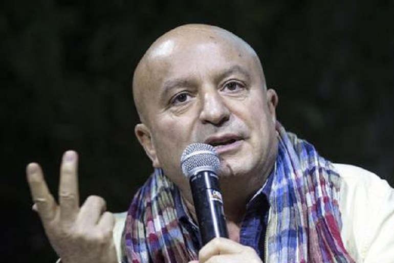 Maurizio Ferrini, il comico confessa: "Ho speso tutto. Facevo serate a 300 euro: un'elemosina" (foto Ansa)