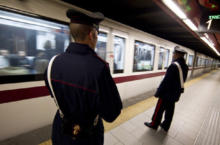 Roma, rapper elude sicurezza e entra nella cabina di guida della metro B (foto d'archivio Ansa)