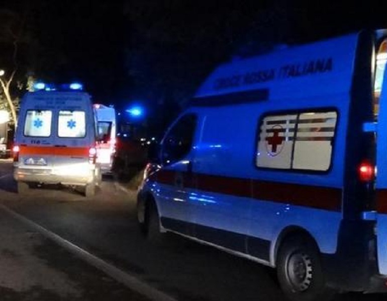 Montesilvano, con la moto si schianta contro un albero e muore (foto d'archivio Ansa)