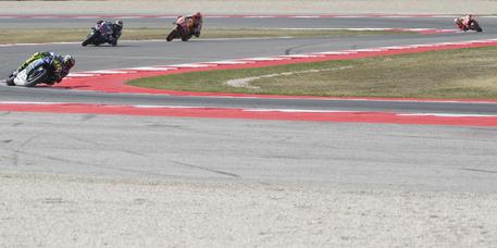 Magione (Perugia), corre in autodromo a 260 km/h, ma la moto non frena