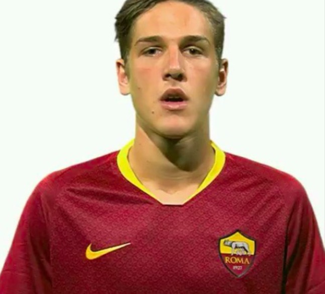 Nicolò Zaniolo come De Rossi e... Cattelan: tutti quelli che hanno debuttato in Champions prima che in campionato 
