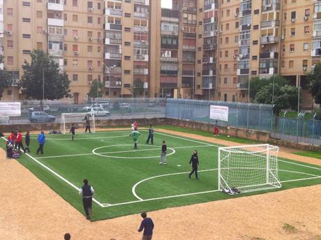 Cologno Monzese: undicenne picchiato all'oratorio da 13 ragazzini perché tifa Milan
