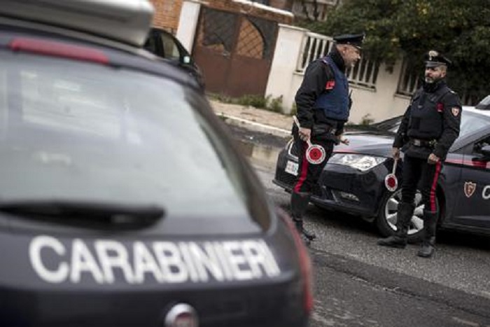 Chieti, rapina cruenta in villa: coniugi picchiati, tagliato il lobo alla donna