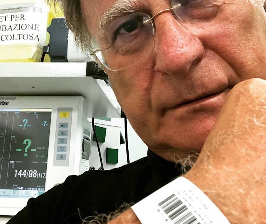 Red Ronnie in ospedale a Sanremo. Il referto su Instagram: "Ho dolori a una costola"