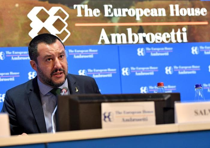 Salvini frena sui giudici: "Nessun golpe giudiziario"