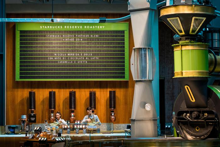 Starbucks in Italia: a Milano apre la Reserve Roastery, poi altri 4 store