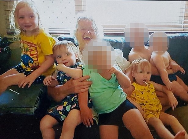 papà uccide famiglia