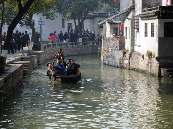 Cina: nella scuola di Suzhou un muro divide i figli delle famiglie ricche da quelle povere