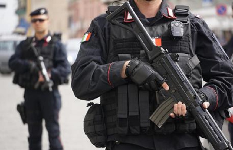 Terrorismo, arrestato un 20enne del Bangladesh a Brescia. Su Facebook scriveva: "Ho bisogno di guerra" (foto d'archivio Ansa)