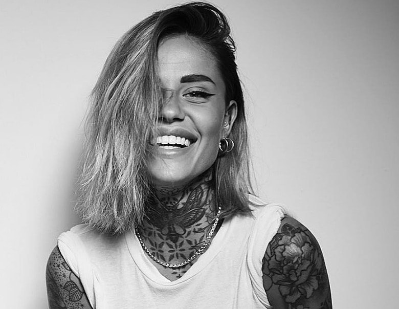 Zoe Cristofoli: "Ho lasciato Fabrizio Corona. Ho trovato un sms di un'altra sul cellulare"