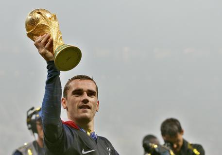 Antoine Griezmann si autocandida: "Pallone d'oro? Lo merita un francese. Io come Messi e Ronaldo quest'anno"