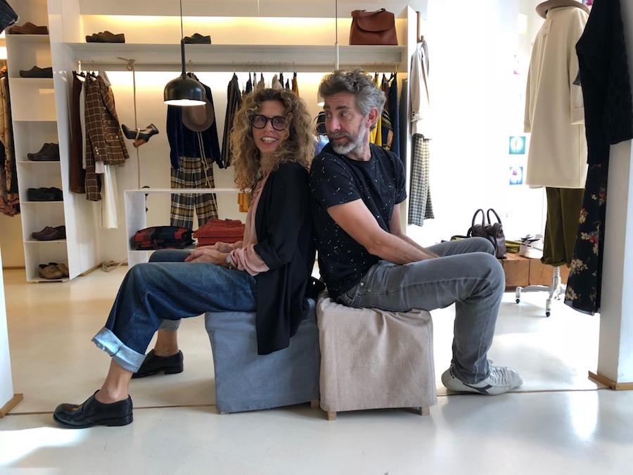 Marcello Moscara nella boutique Dress a Lecce: l'artista esporrà una sua opera inedita