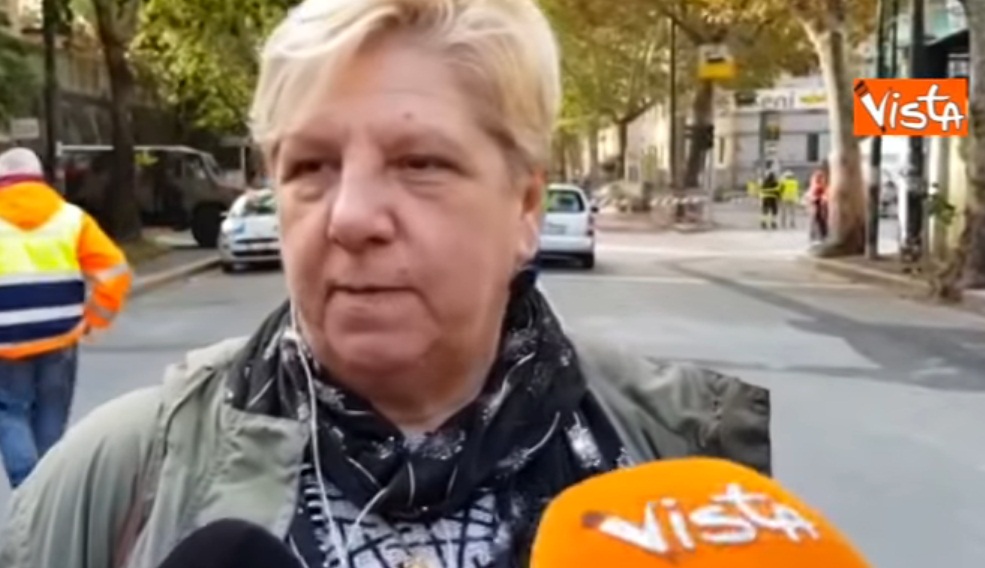 Ponte Morandi, una sfollata: "Sono scappata in pigiama, ora voglio riprendere il mio pianoforte" VIDEO