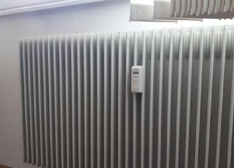 Riscaldamenti, quando si possono accendere? Il calendario e i consigli per risparmiare (foto Ansa)