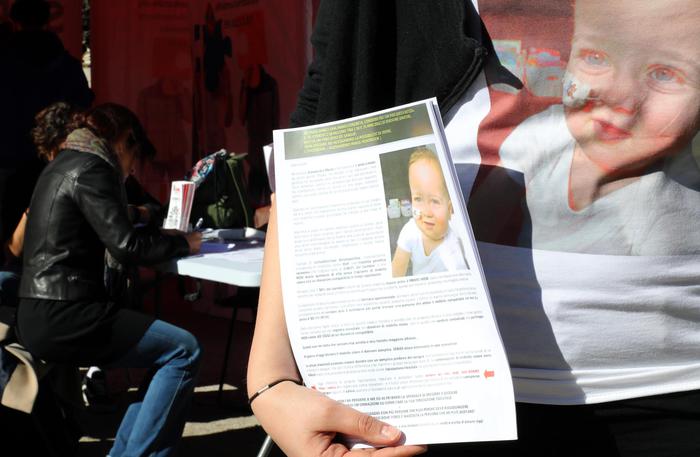 Alex, 18 mesi, ha 5 settimane di vita: sos per donatori di midollo. L'Italia invia una sacca di staminali