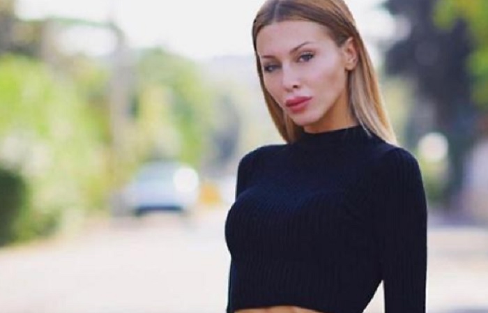 Asia Nuccetelli irriconoscibile nella foto postata dalla madre Antonella Mosetti