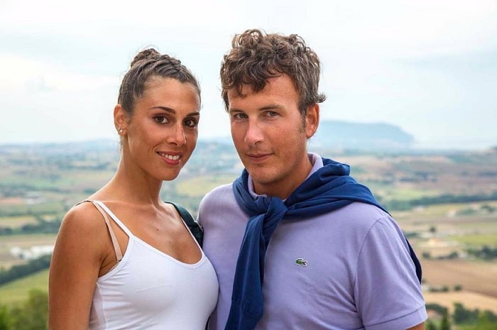 Aurora Pepa si sposa con il filosofo Diego Fusaro: "Io vergine al matrimonio, lui a casa..."