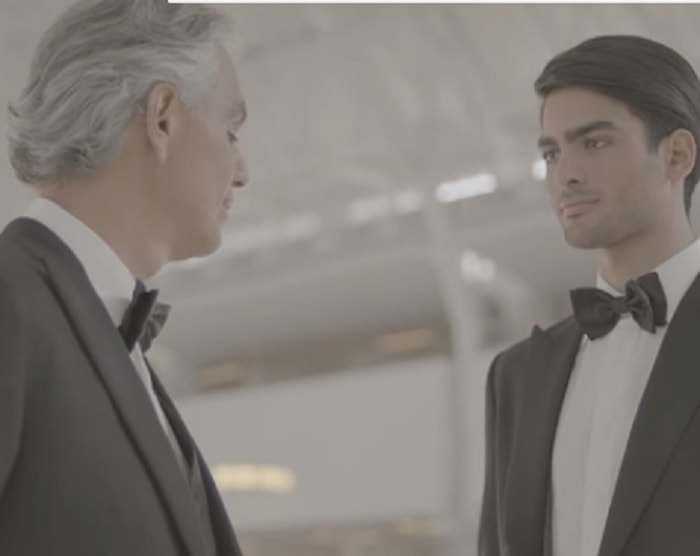 Matteo Bocelli duetta con papà Andrea