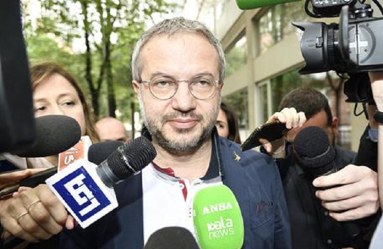 Reddito di cittadinanza, Borghi (Lega): "Utilizzarlo solo per l'acquisto di prodotti italiani" (foto Ansa)