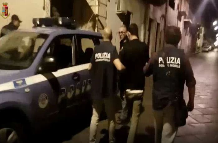 Catania, producevano e smerciavano marijuana 20 arresti