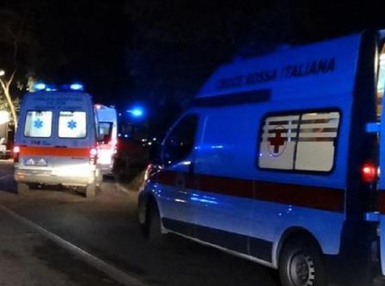 Civitanova, ha un malore e si schianta contro una rotatoria: muore 65enne (foto d'archivio Ansa)