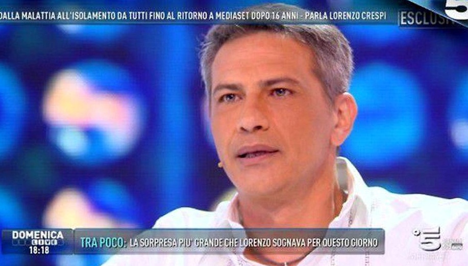 Domenica Live, Lorenzo Crespi pubblica i messaggi di un autore del programma: "Karina Cascella..."