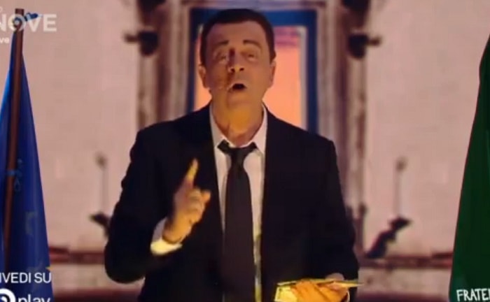 crozza Di Maio balcone