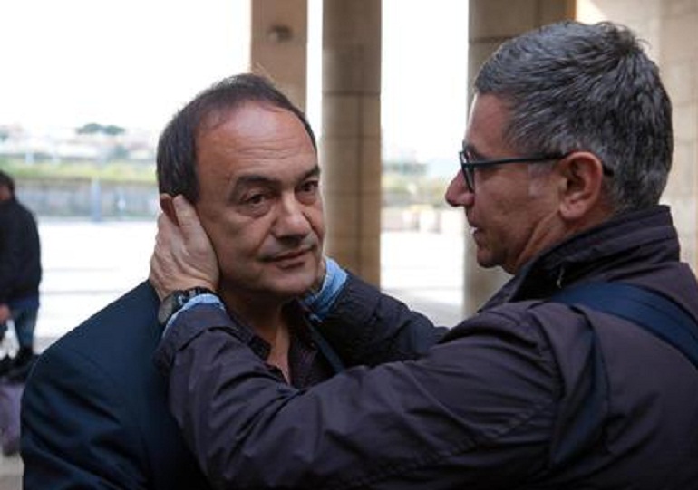 Mimmo Lucano ora dorme in macchina: "Non mi allontanerò mai da Riace"