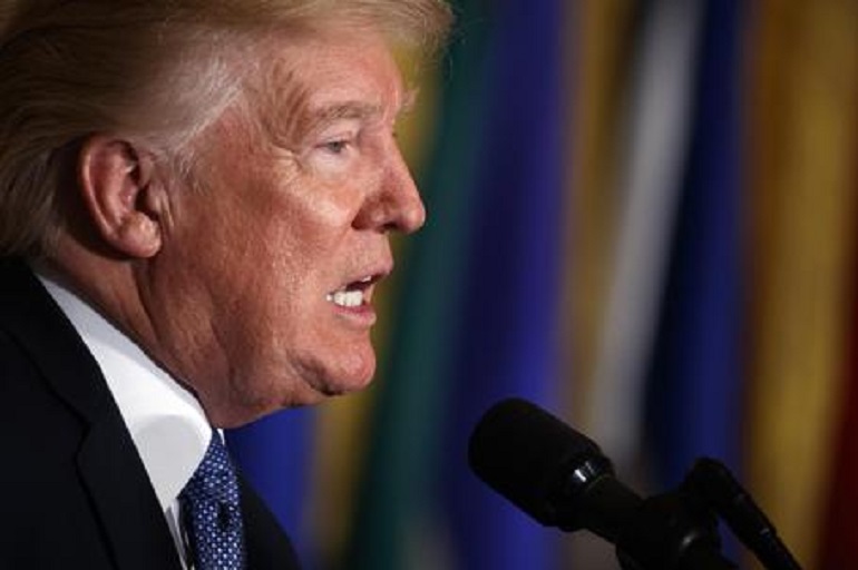 Usa, Donald Trump: "Abolirò lo ius soli. E' un diritto ridicolo" (foto Ansa)