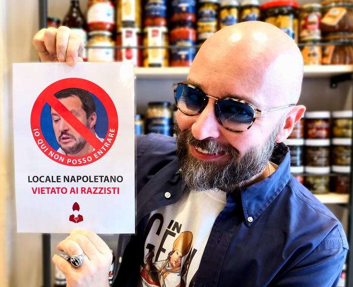 Napoli, ristorante vieta l'ingresso a Salvini: "Qui niente razzisti"